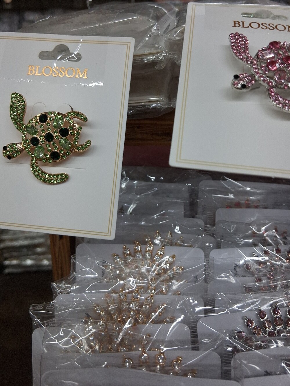 12 PKGS Green Turtle  Brooches! WHOLESALE